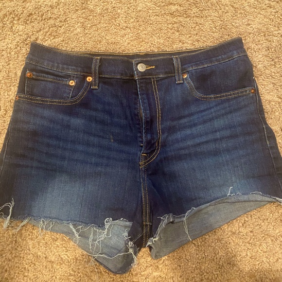 Levi’s high waisted jean shorts - Picture 1 of 3